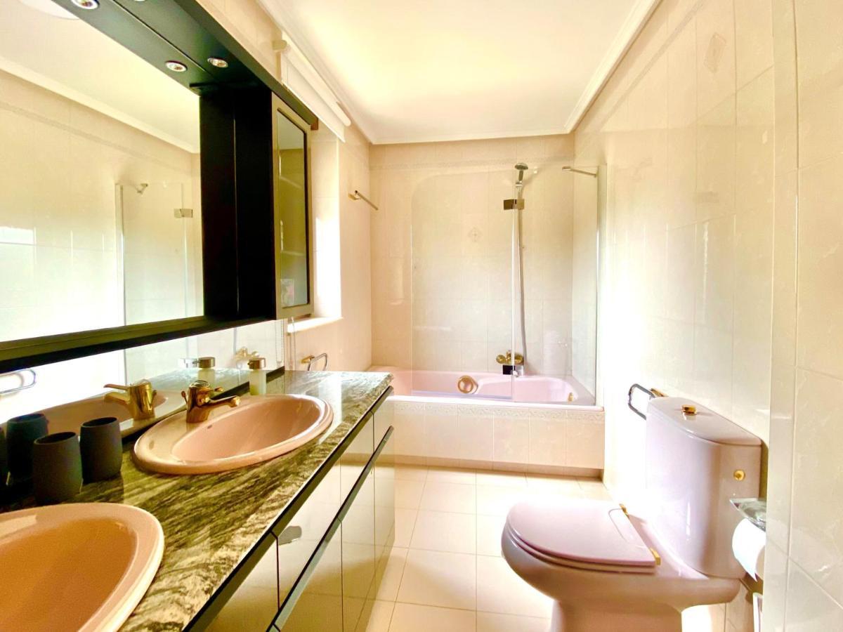 Housing Leon Casa Con Jardin Villa ภายนอก รูปภาพ