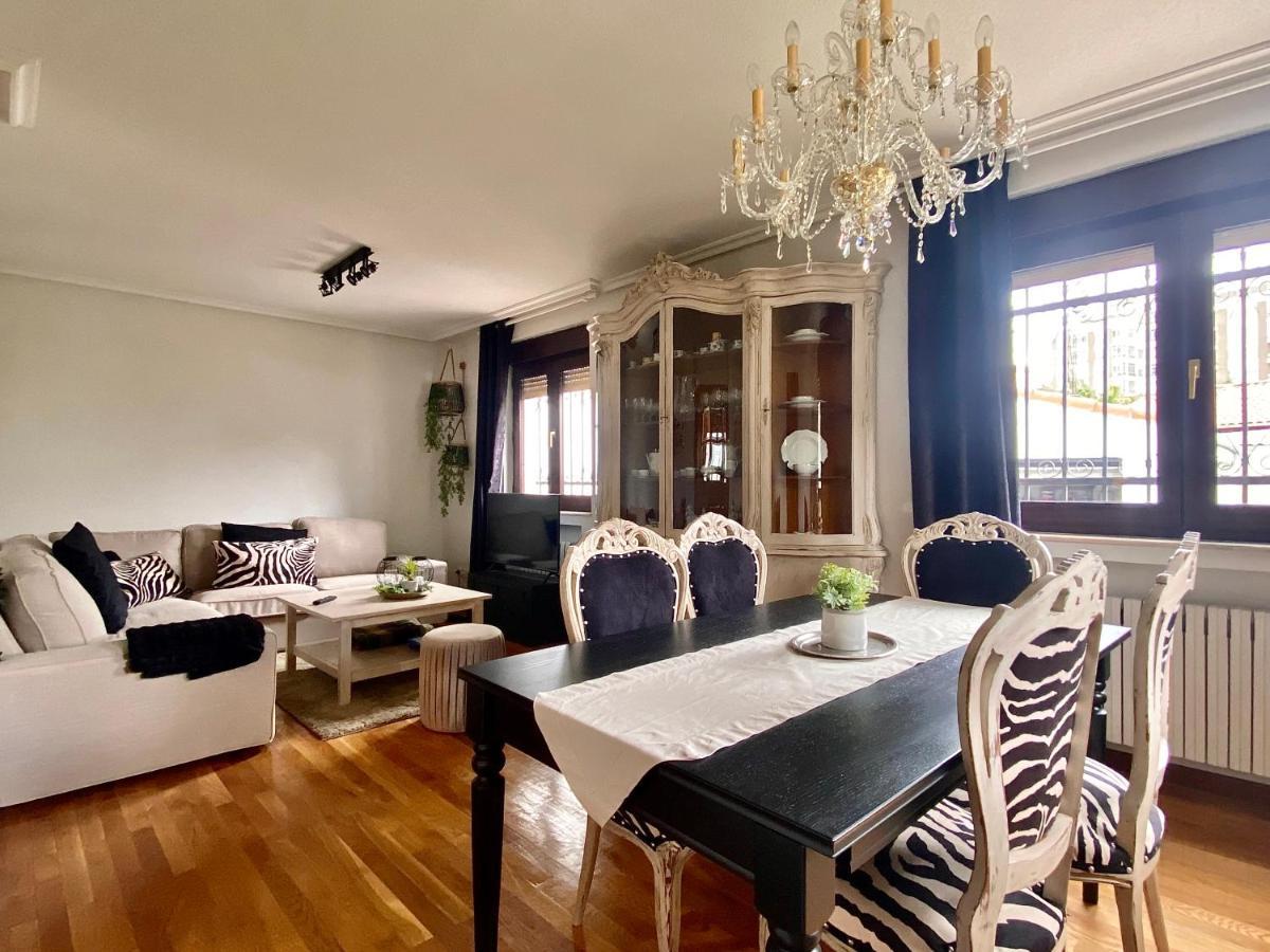 Housing Leon Casa Con Jardin Villa ภายนอก รูปภาพ
